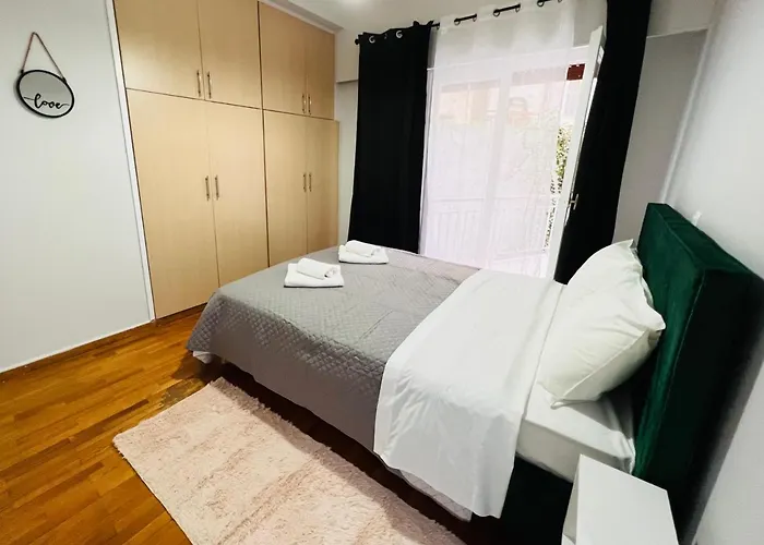 Acropolis Select Flat