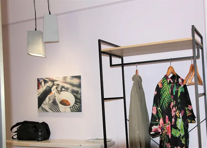 Aiolos s Ermou 64 Monastiraki Plaka Junior